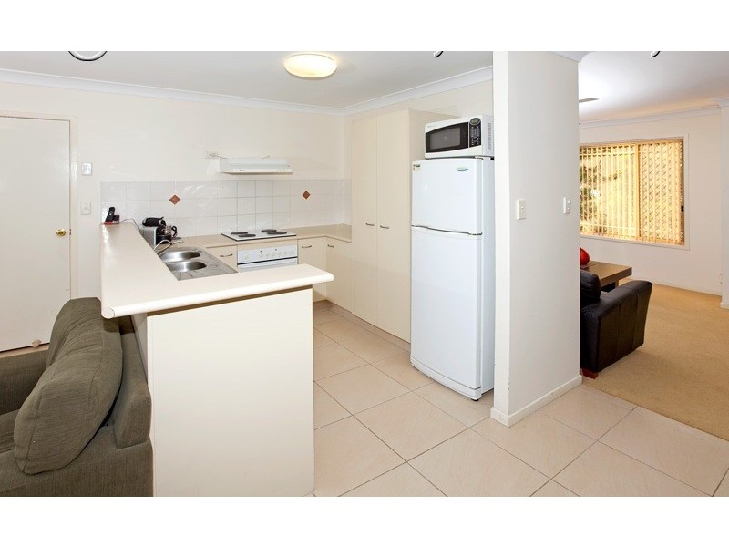 18 School Road, Wynnum West QLD 4178