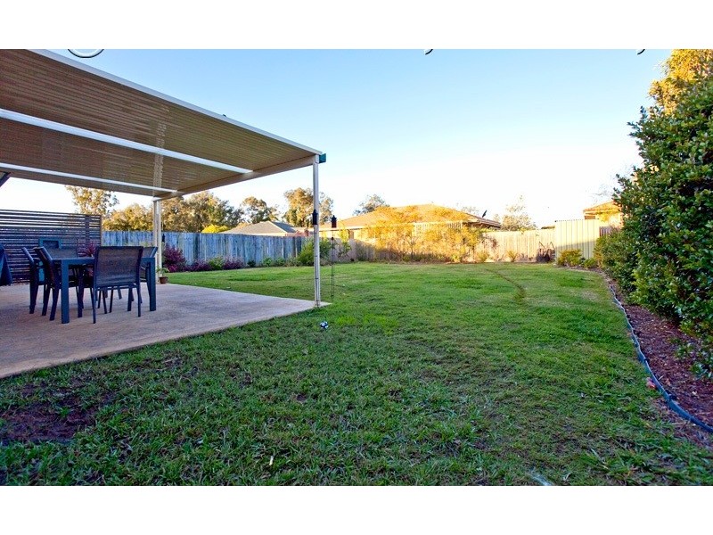 18 School Road, Wynnum West QLD 4178