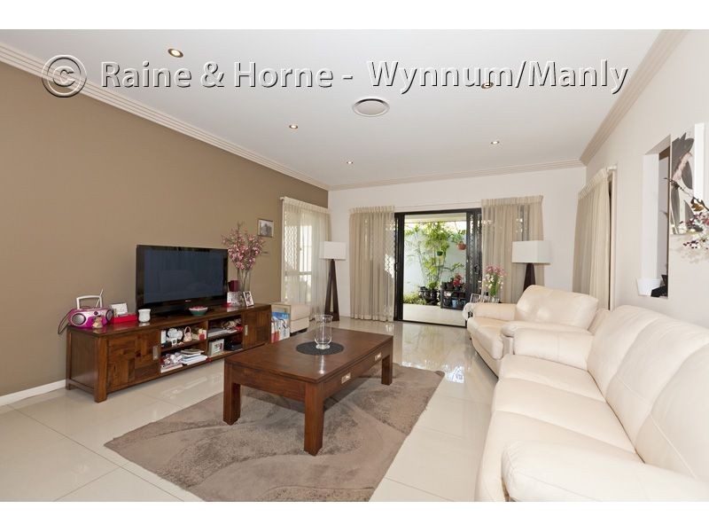 8 Lachlan Drive, Wakerley QLD 4154