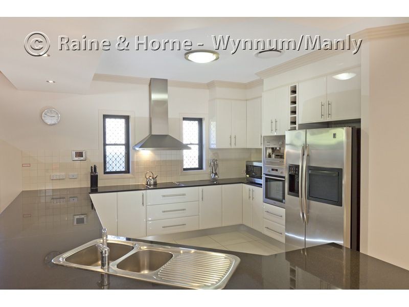8 Lachlan Drive, Wakerley QLD 4154