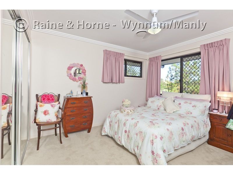 8 Lachlan Drive, Wakerley QLD 4154
