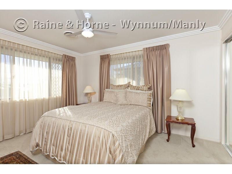 8 Lachlan Drive, Wakerley QLD 4154