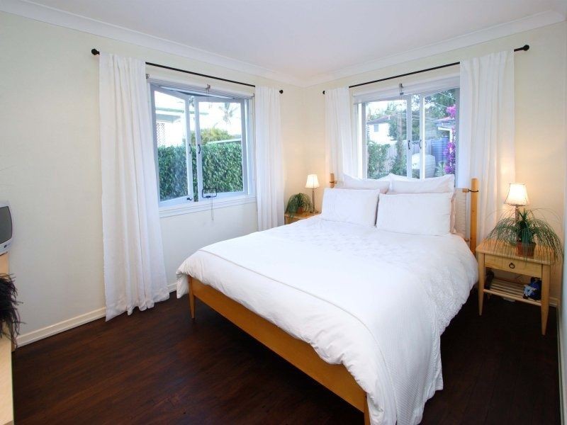 11 Hinckley Street, Manly West QLD 4179