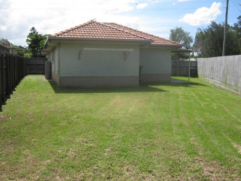 10 School Road, Wynnum West QLD 4178