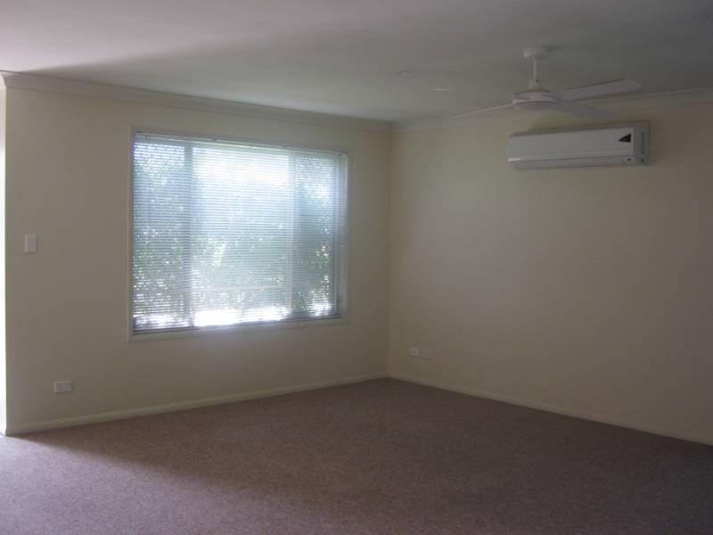 10 School Road, Wynnum West QLD 4178