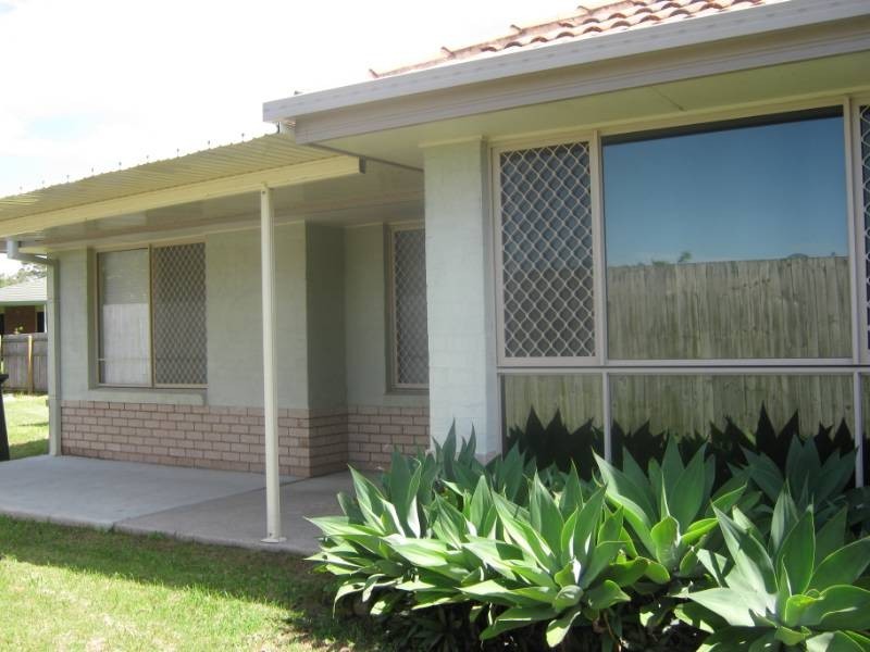 10 School Road, Wynnum West QLD 4178