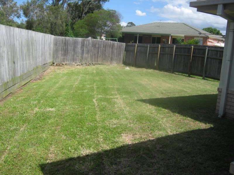 10 School Road, Wynnum West QLD 4178