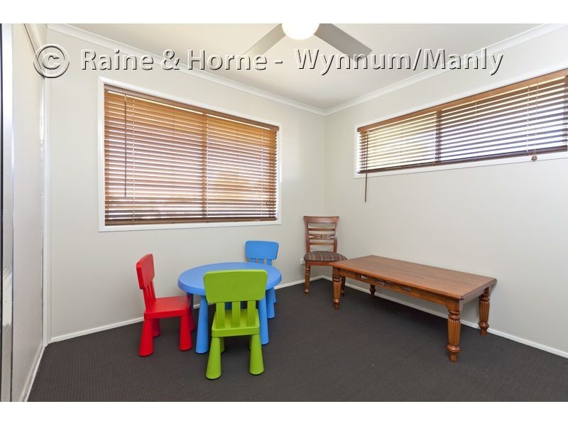 15 Glenjustins Street, Wynnum West QLD 4178