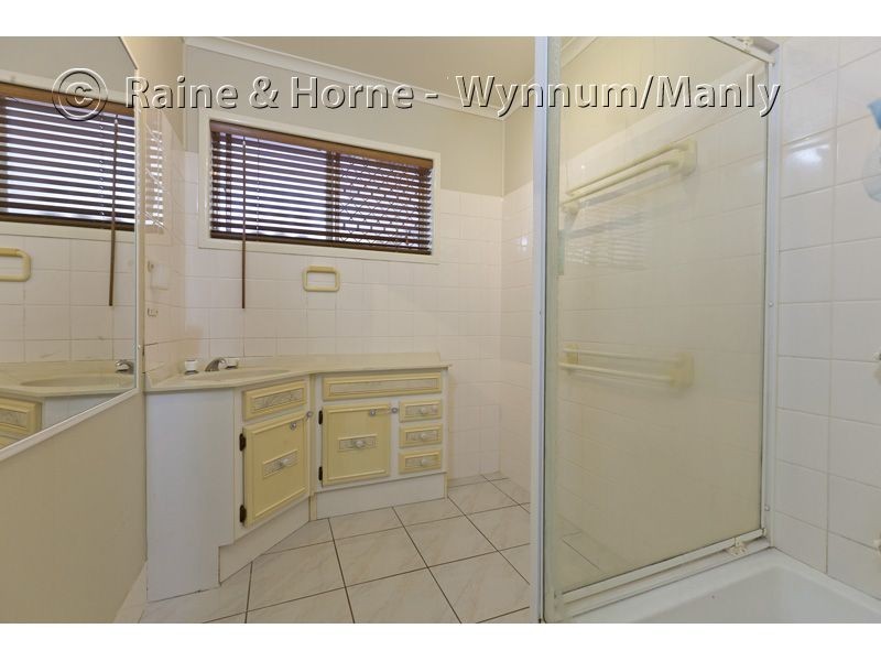 15 Glenjustins Street, Wynnum West QLD 4178