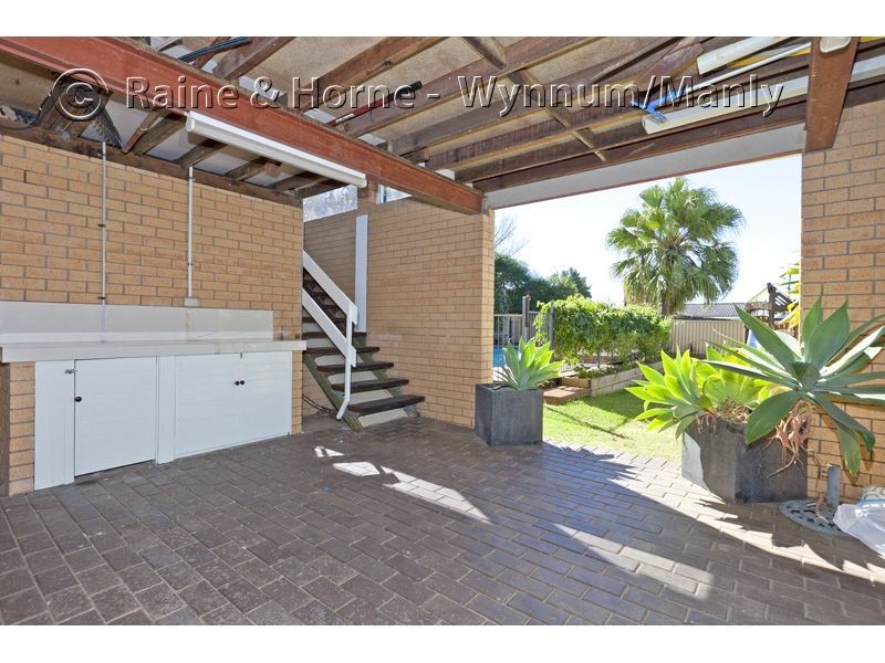 15 Glenjustins Street, Wynnum West QLD 4178