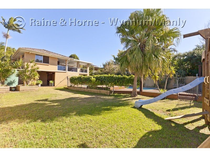 15 Glenjustins Street, Wynnum West QLD 4178