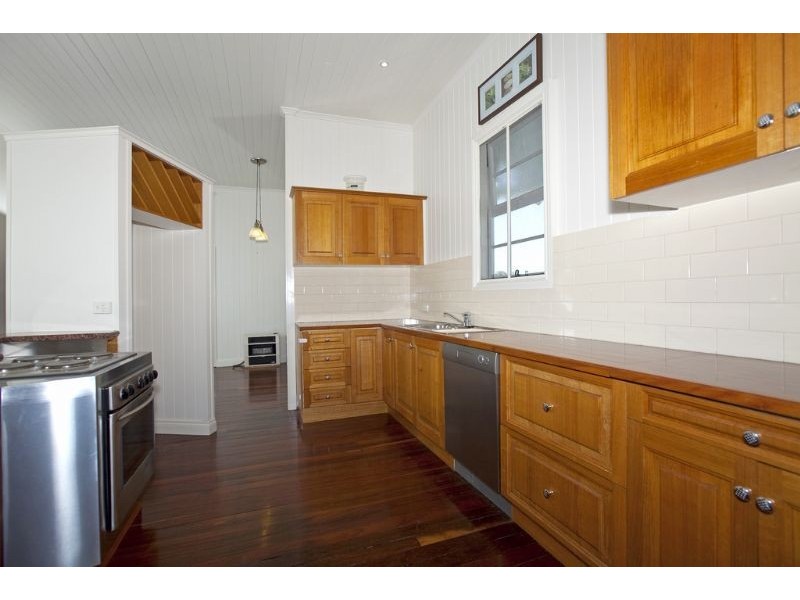 205 Carlton Terrace, Manly QLD 4179