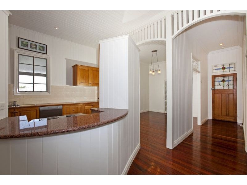 205 Carlton Terrace, Manly QLD 4179