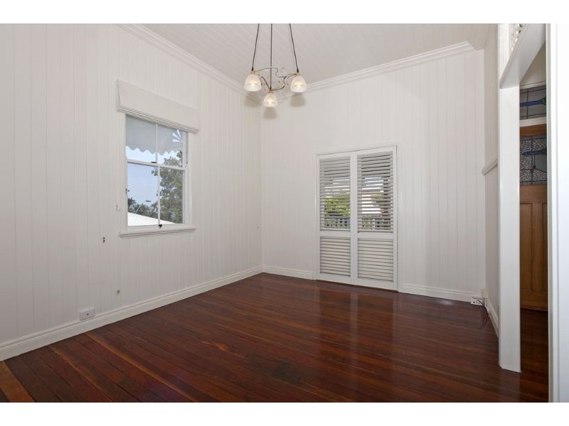 205 Carlton Terrace, Manly QLD 4179