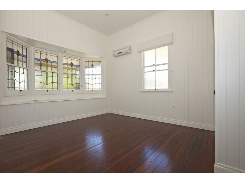 205 Carlton Terrace, Manly QLD 4179