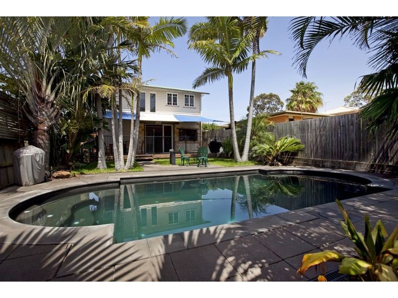 205 Carlton Terrace, Manly QLD 4179