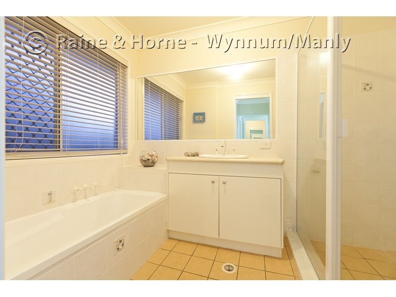 31 Sweetapple Place, Manly West QLD 4179