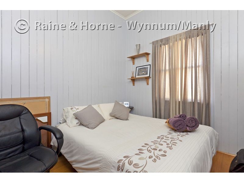39 Gordon Parade, Manly QLD 4179