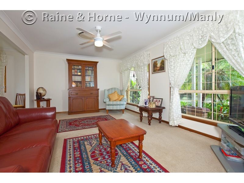 18 Irvine Place, Wynnum West QLD 4178
