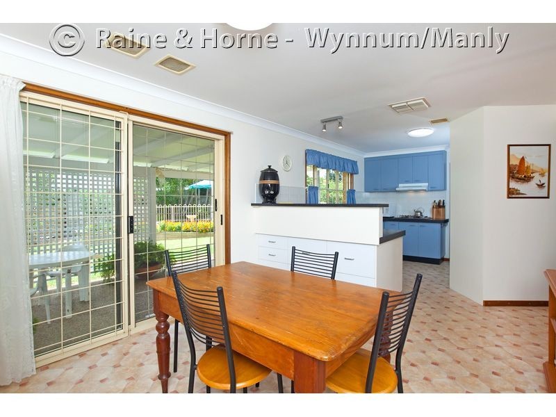 18 Irvine Place, Wynnum West QLD 4178