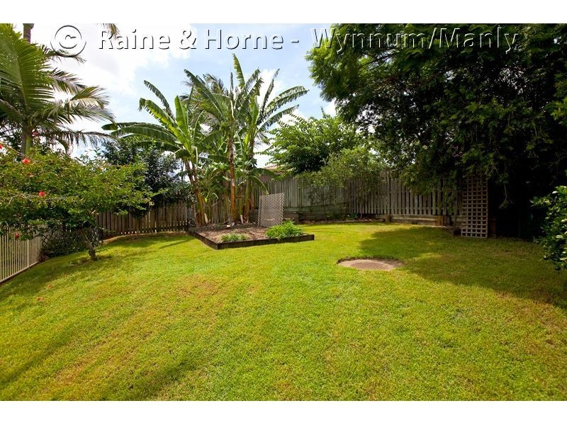 18 Irvine Place, Wynnum West QLD 4178