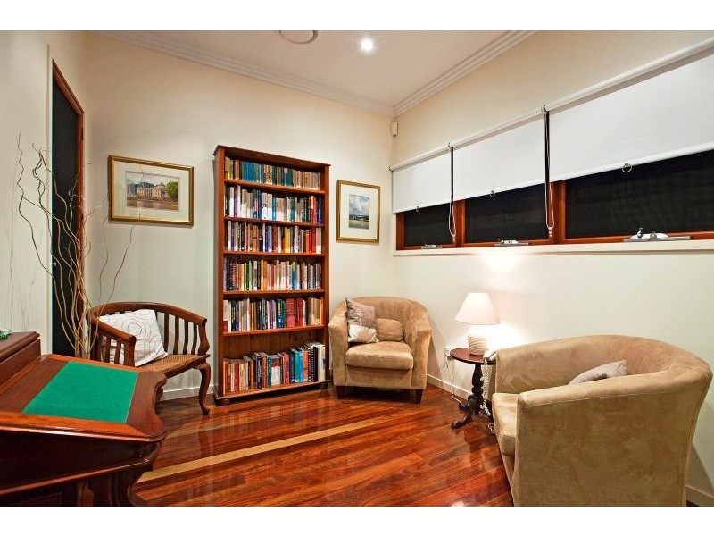 16 Summit Place, Wynnum West QLD 4178