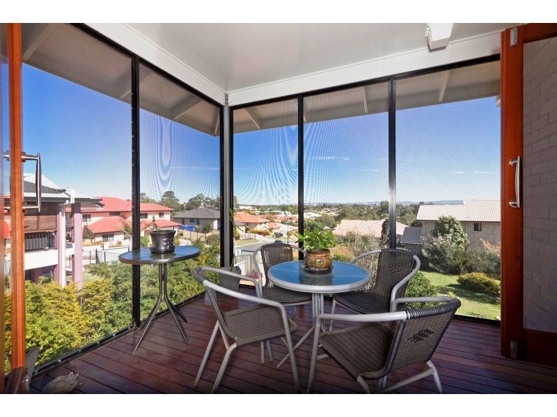 16 Summit Place, Wynnum West QLD 4178