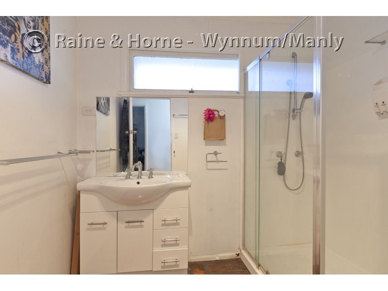 21 North Road, Wynnum West QLD 4178