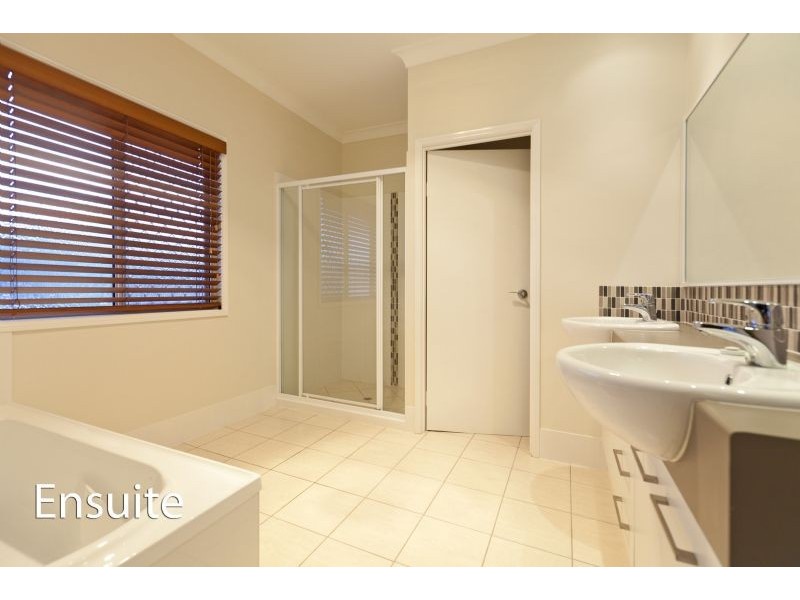 29 Davidson Street, Wynnum QLD 4178