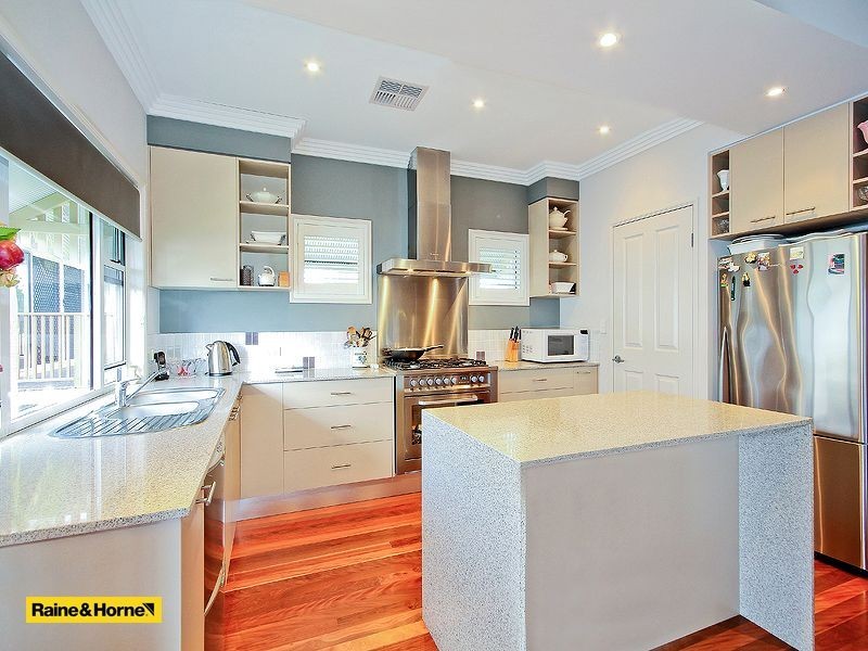 65  Seaford Street, Wynnum QLD 4178