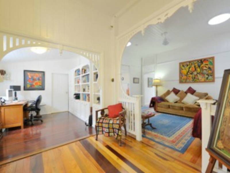 102 Pine Street, Wynnum QLD 4178