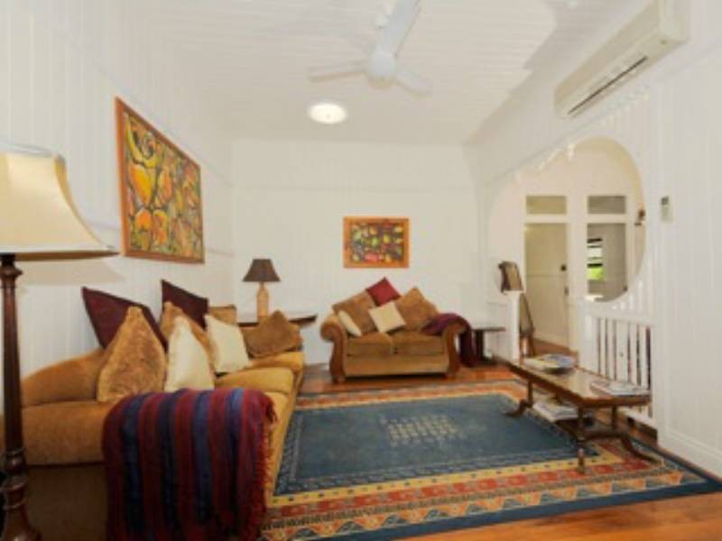 102 Pine Street, Wynnum QLD 4178