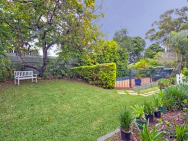 102 Pine Street, Wynnum QLD 4178