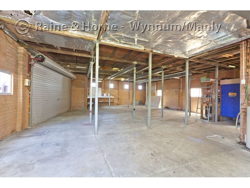 807 Esplanade, Lota QLD 4179