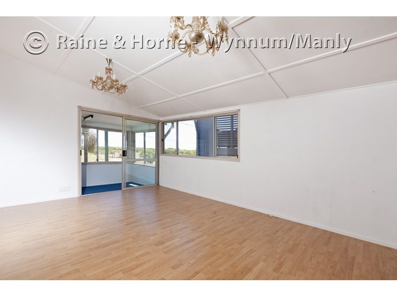 807 Esplanade, Lota QLD 4179