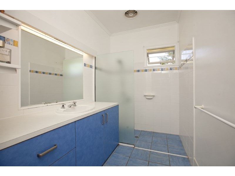 29 Berrimilla Street, Manly West QLD 4179