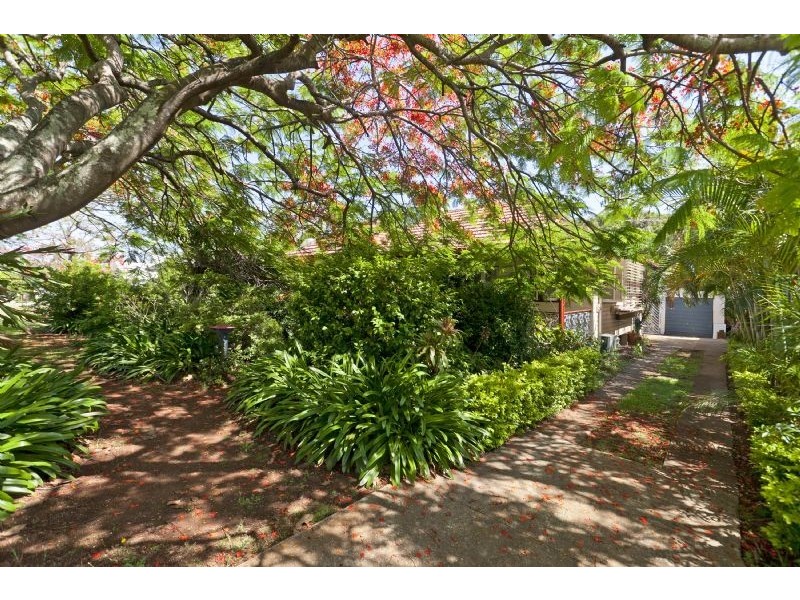 29 Berrimilla Street, Manly West QLD 4179