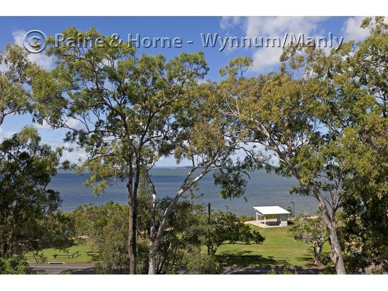 659 Esplanade, Lota QLD 4179