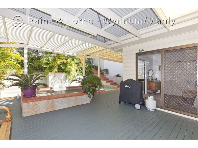 659 Esplanade, Lota QLD 4179