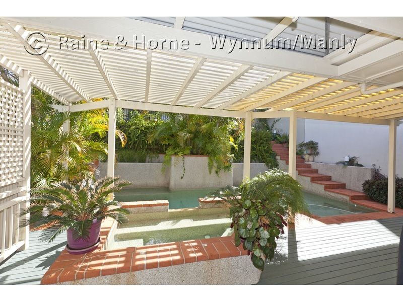 659 Esplanade, Lota QLD 4179