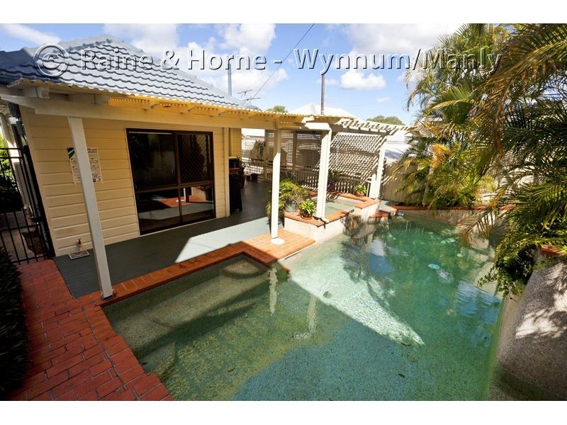 659 Esplanade, Lota QLD 4179