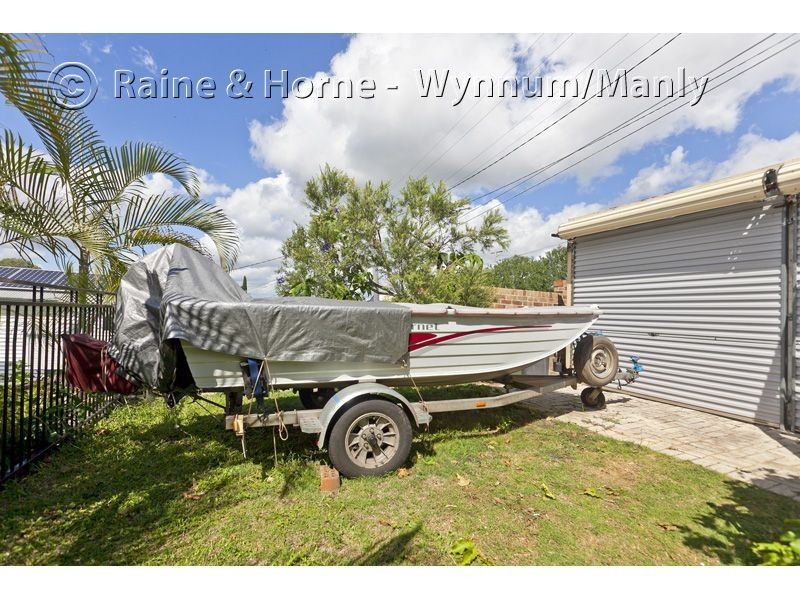 659 Esplanade, Lota QLD 4179