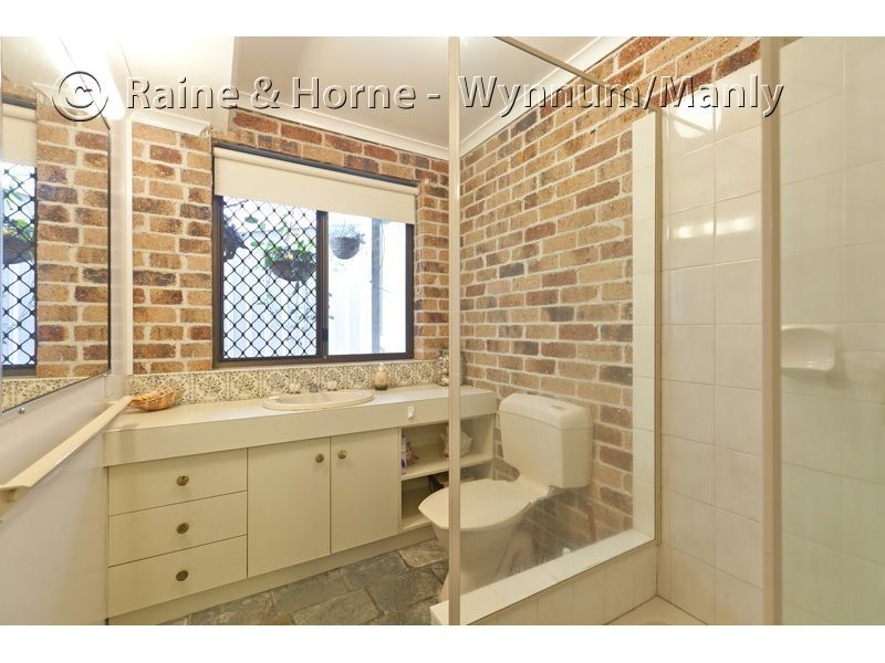 659 Esplanade, Lota QLD 4179