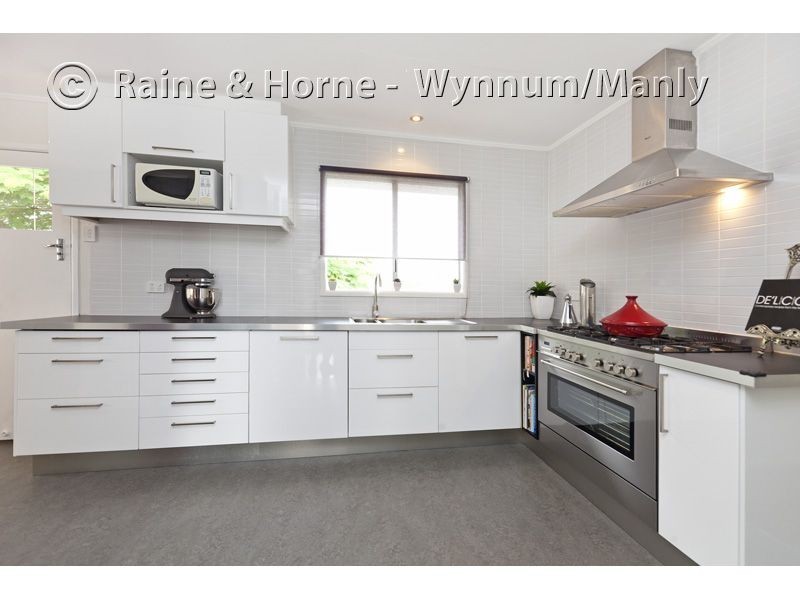 12 Sorrento Street, Wynnum West QLD 4178