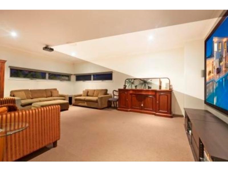 32 Red Gum Crescent, Wakerley QLD 4154