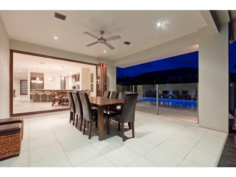 32 Red Gum Crescent, Wakerley QLD 4154