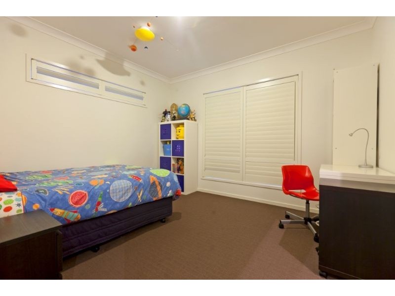 32 Red Gum Crescent, Wakerley QLD 4154