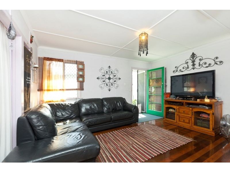 15 Lithgow Street, Wynnum QLD 4178