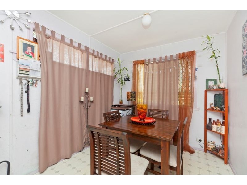 15 Lithgow Street, Wynnum QLD 4178