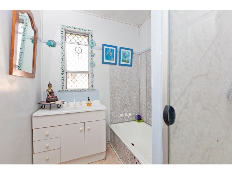 15 Lithgow Street, Wynnum QLD 4178